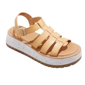 worn once!! Universal thread sandals